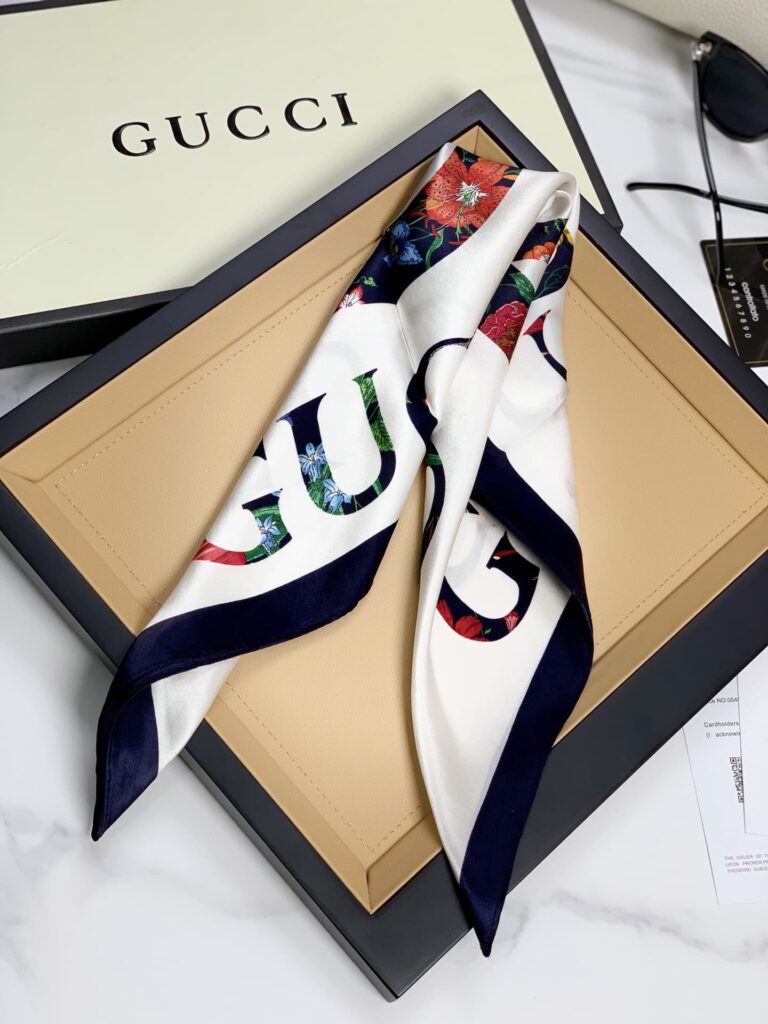 Gucci Flora Gucci Vintage Logo Print Scarf 70Cm Blue - Image 4