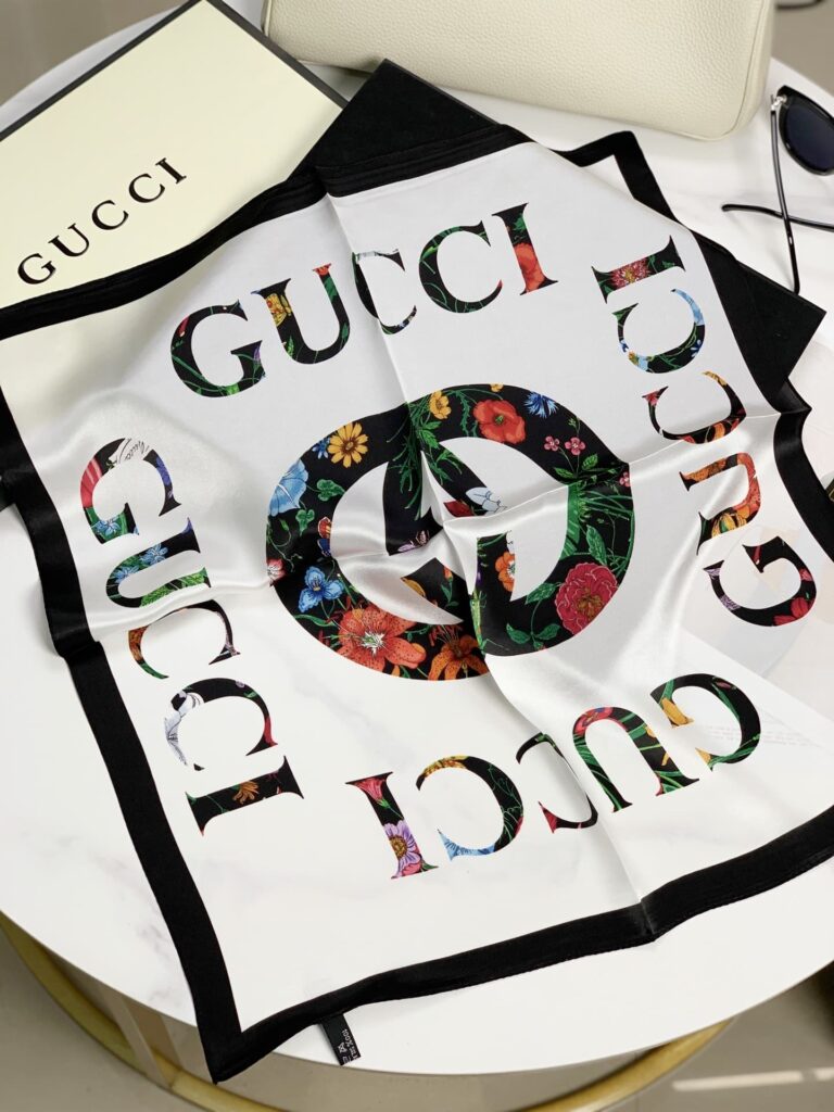 Gucci Flora Gucci Vintage Logo Print Scarf 70Cm Black - Image 6