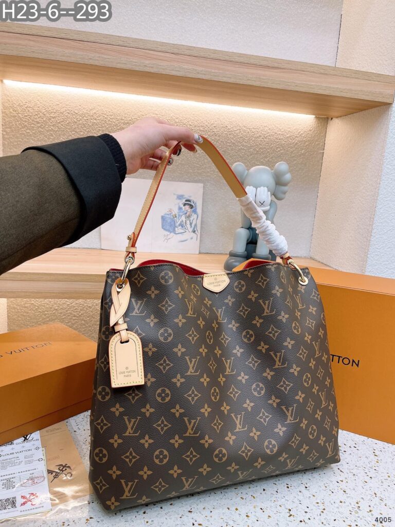 Louis Vuitton Graceful Bag Monogram Canvas Cream 35Cm - Image 3