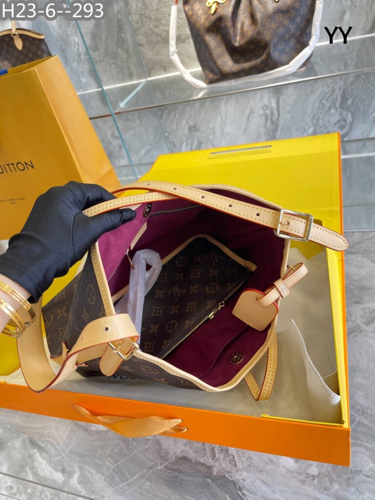 Louis Vuitton Carryall Mm Monogram 30Cm - Image 10