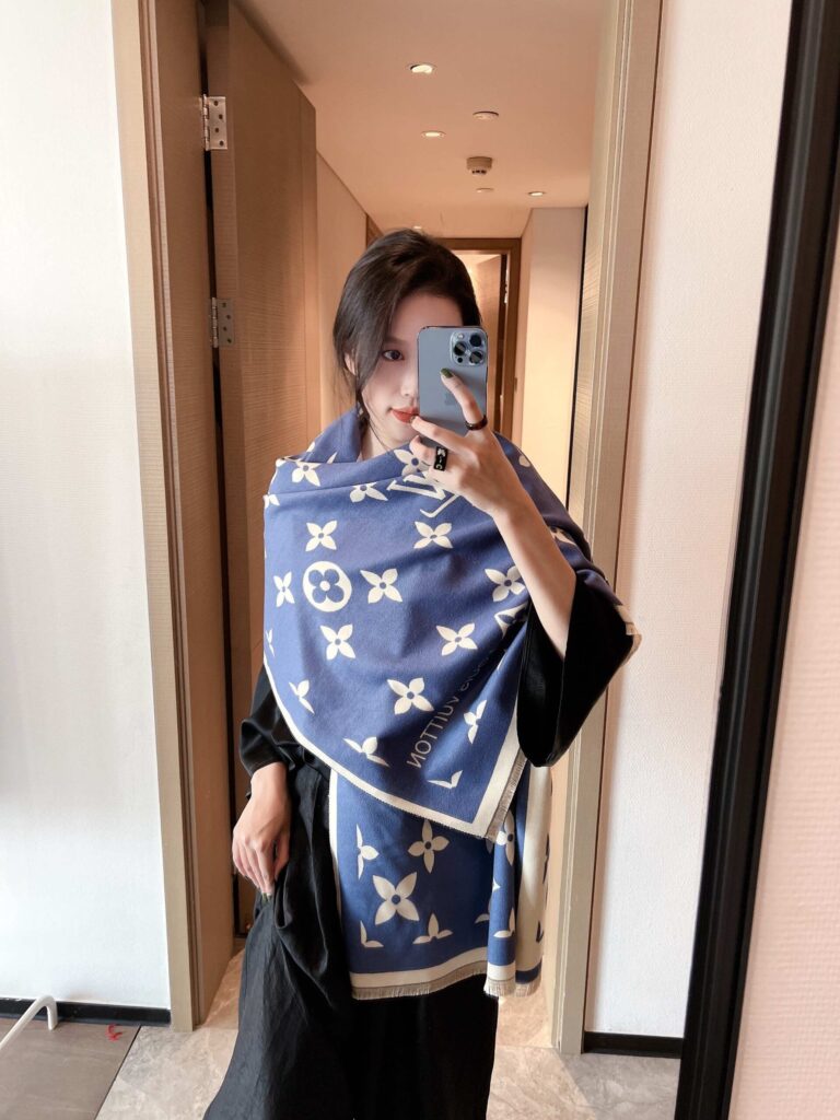 Louis Vuitton Cashmere Monogram Scarf Blue - Image 3