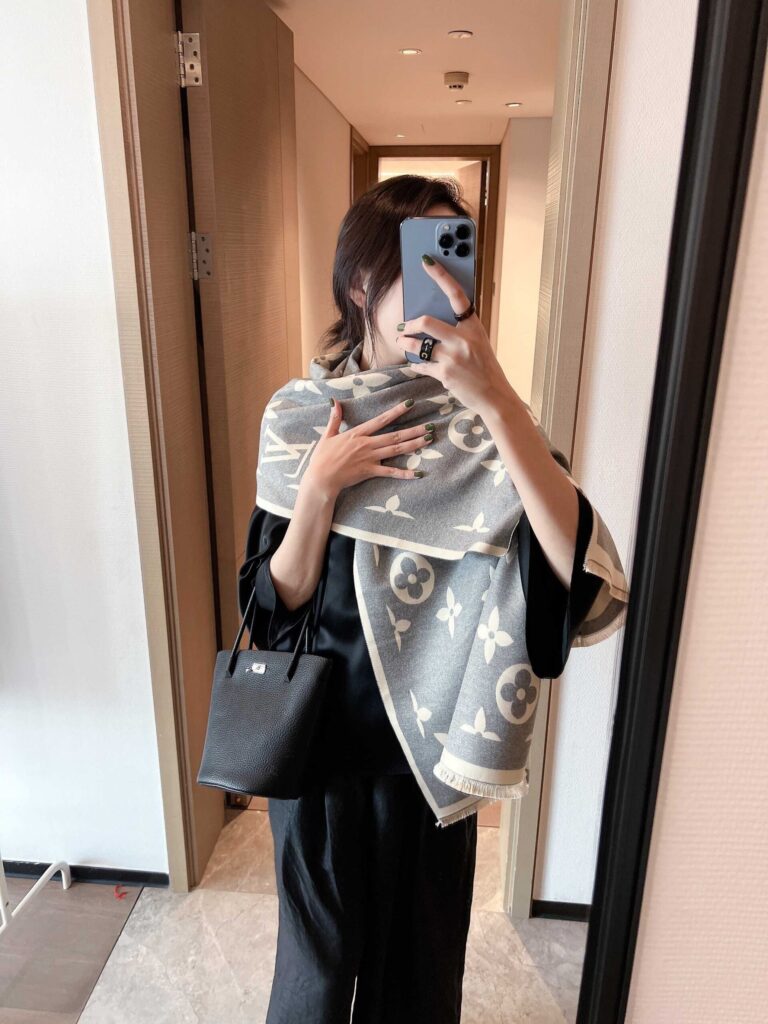Louis Vuitton Cashmere Monogram Scarf Grey - Image 2