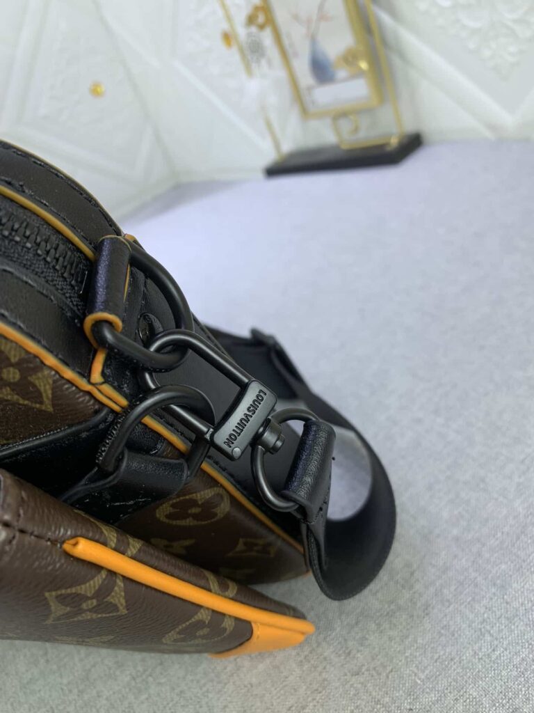 Louis Vuitton Trio Messenger Radiant Sun 25Cm M46694 - Image 5