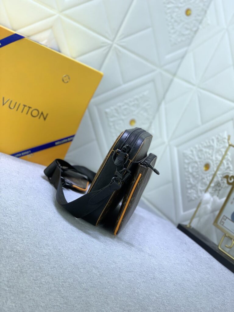 Louis Vuitton Trio Messenger Radiant Sun 25Cm M46694 - Image 6