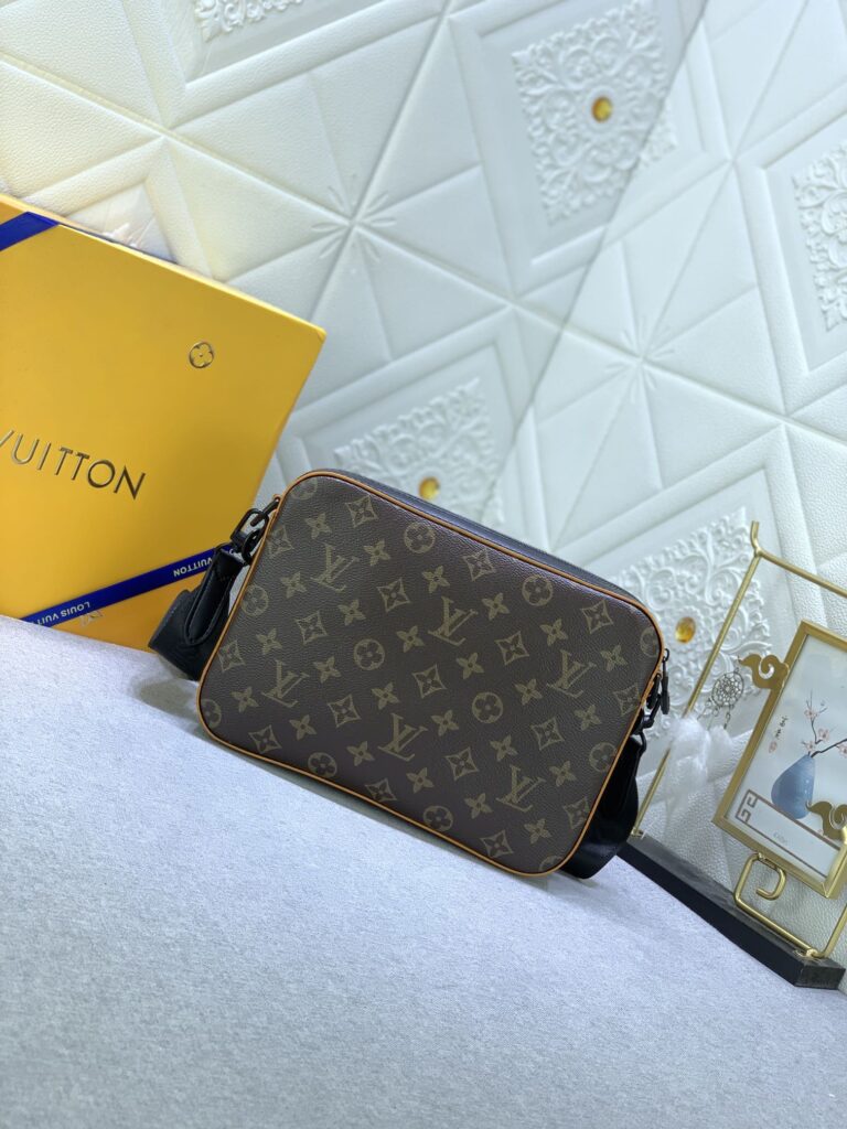 Louis Vuitton Trio Messenger Radiant Sun 25Cm M46694 - Image 8