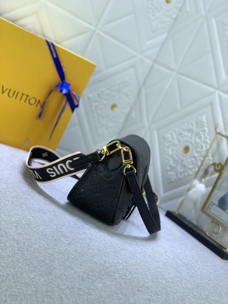 Louis Vuitton Diane Monogram In Black 23Cm M46386 - Image 4