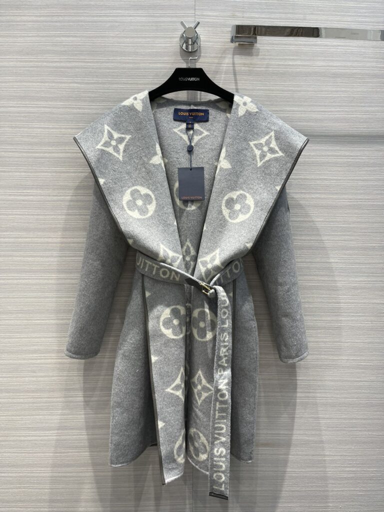 Louis Vuitton Belted Double Sided Hooded Wrap Coat Gray 1A92Vf - Image 8