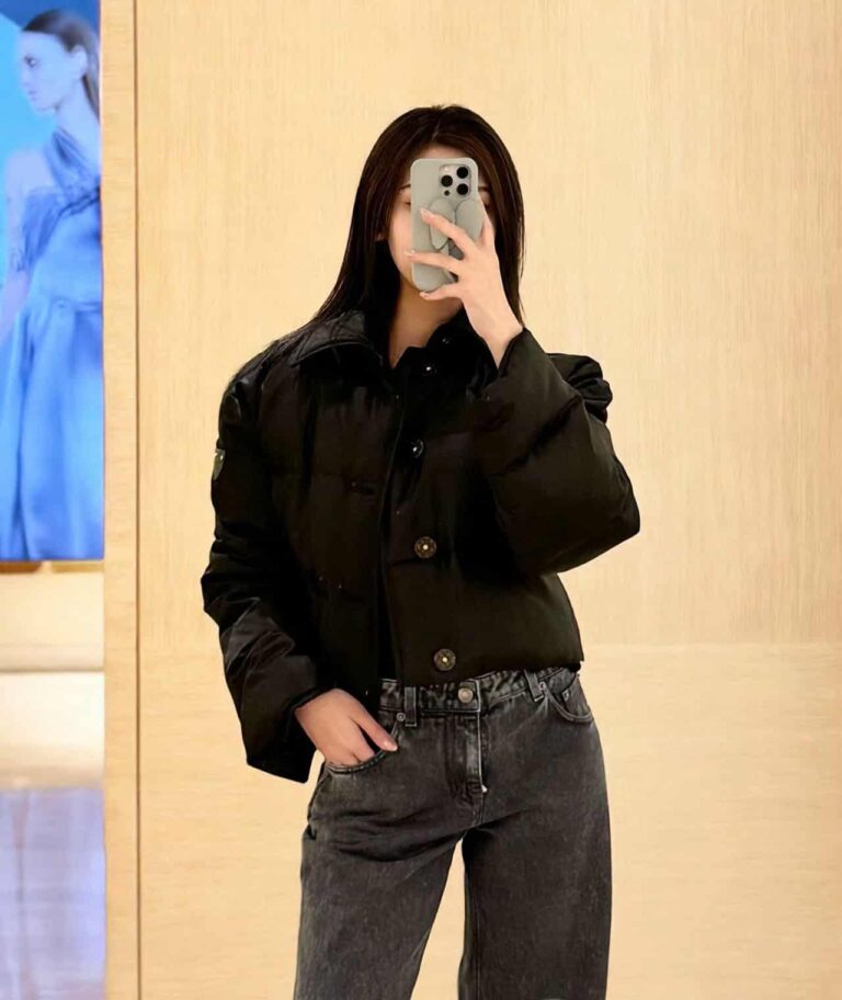 Louis Vuitton Cropped Monogram Puffer Jacket Black 1Afuir - Image 9