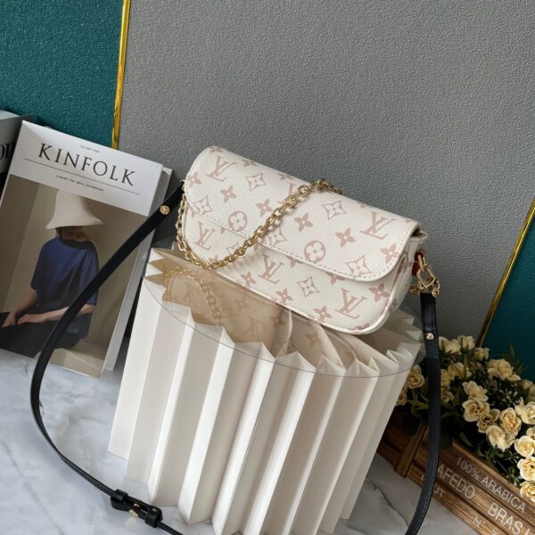 Louis Vuitton Wallet On Chain Ivy Monogram Canvas Cream 23Cm M83091 - Image 8