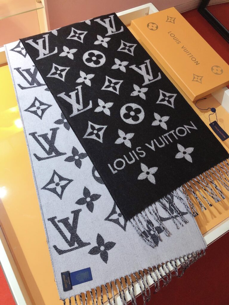 Louis Vuitton Essential Scarf Black M77853 - Image 3