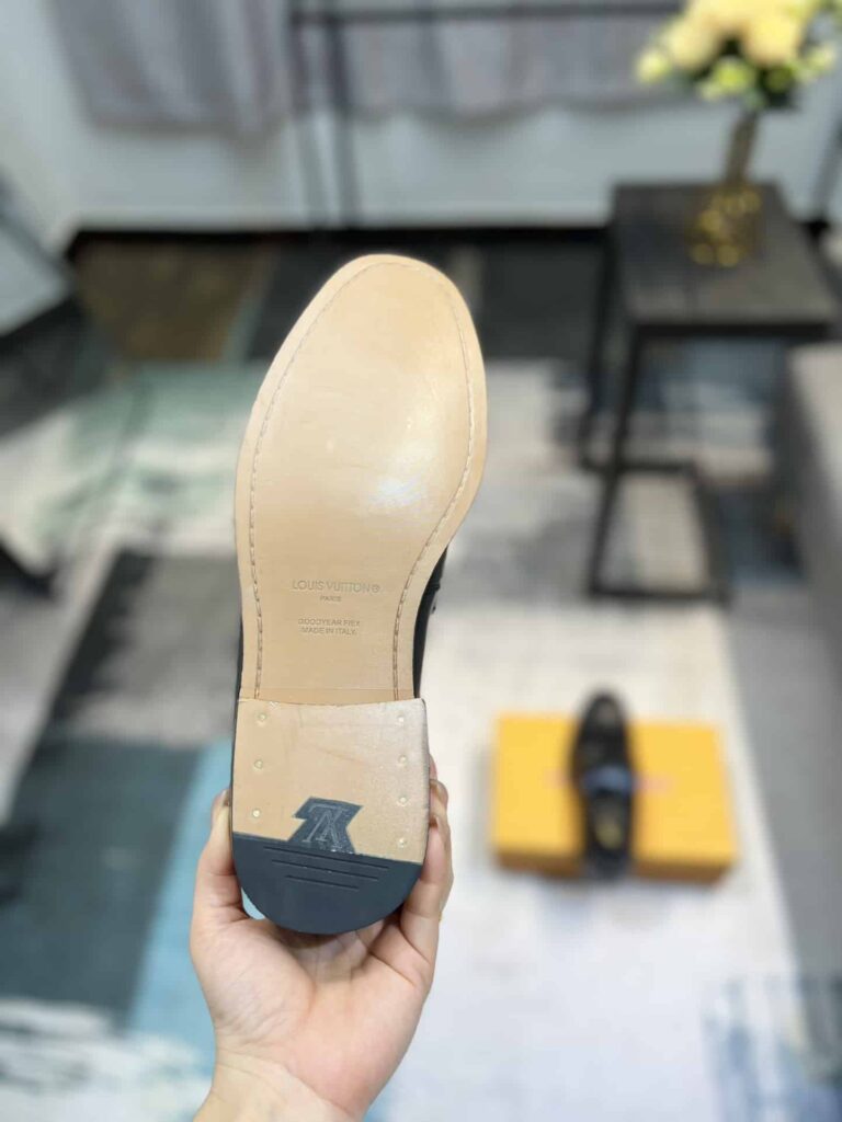 Louis Vuitton Loafers Black - Image 9