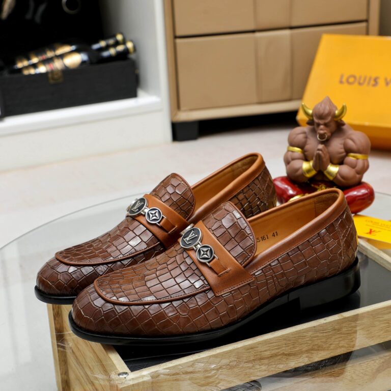 Louis Vuitton Souliers Club Loafers Crocodile Brown - Image 8