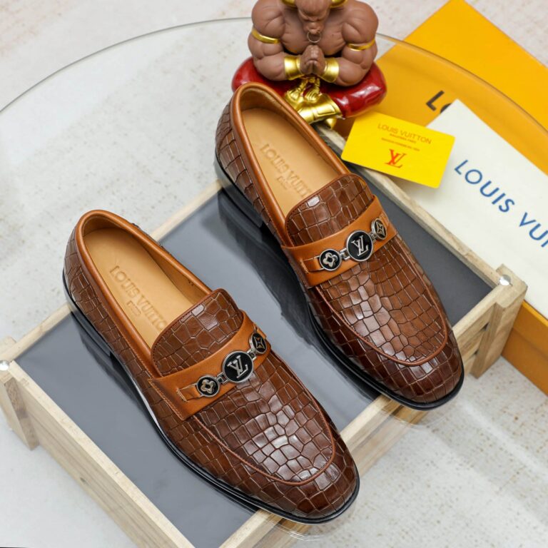 Louis Vuitton Souliers Club Loafers Crocodile Brown - Image 9