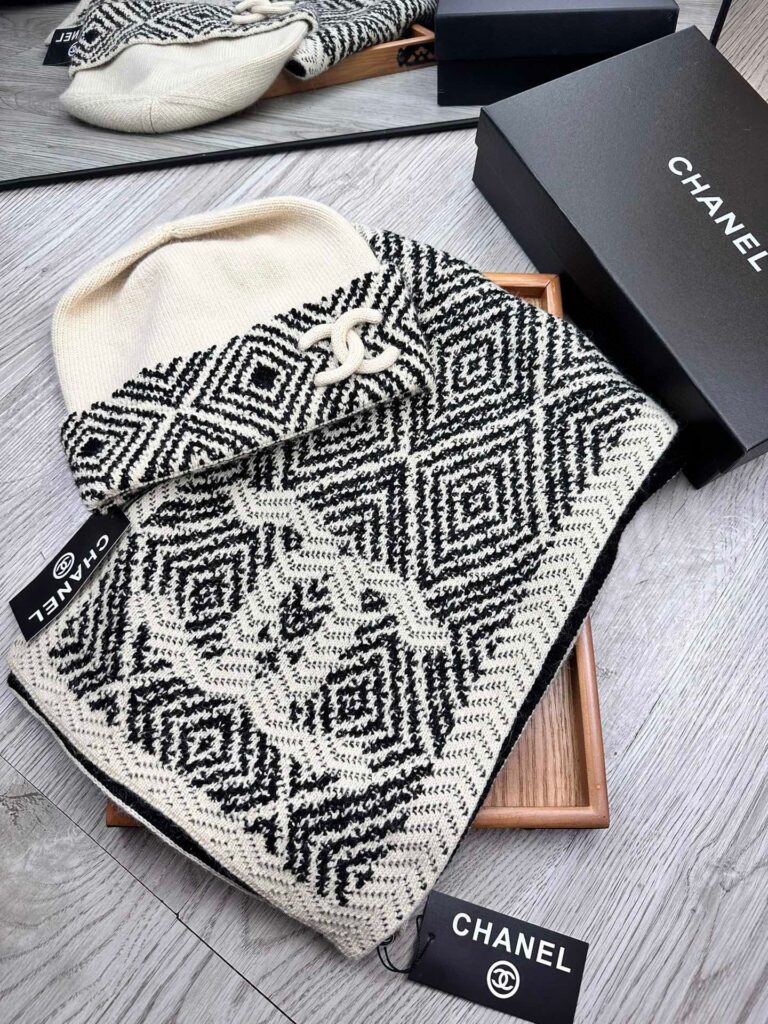 Chanel Beanie Hat And Scarf Wool Set - Image 4