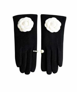 Chanel Gloves With Camellia And Pearl In Black