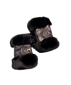 Chanel Vip Gloves Lamnskin Fur In Black