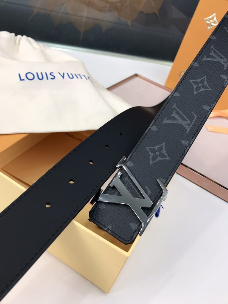 Louis Vuitton Lv Initiales Reversible  Belt Monogram Eclipse Silver Metal 4Cm - Image 4