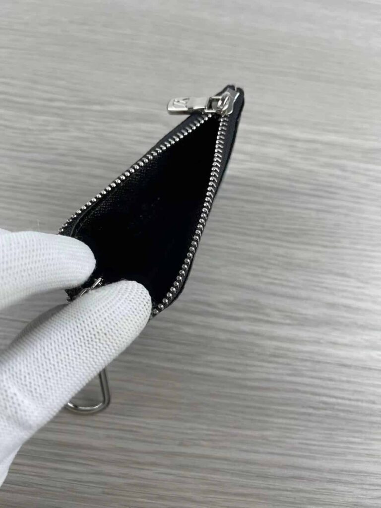 Louis Vuitton Monogram Key Pouch Black M62650 - Image 3