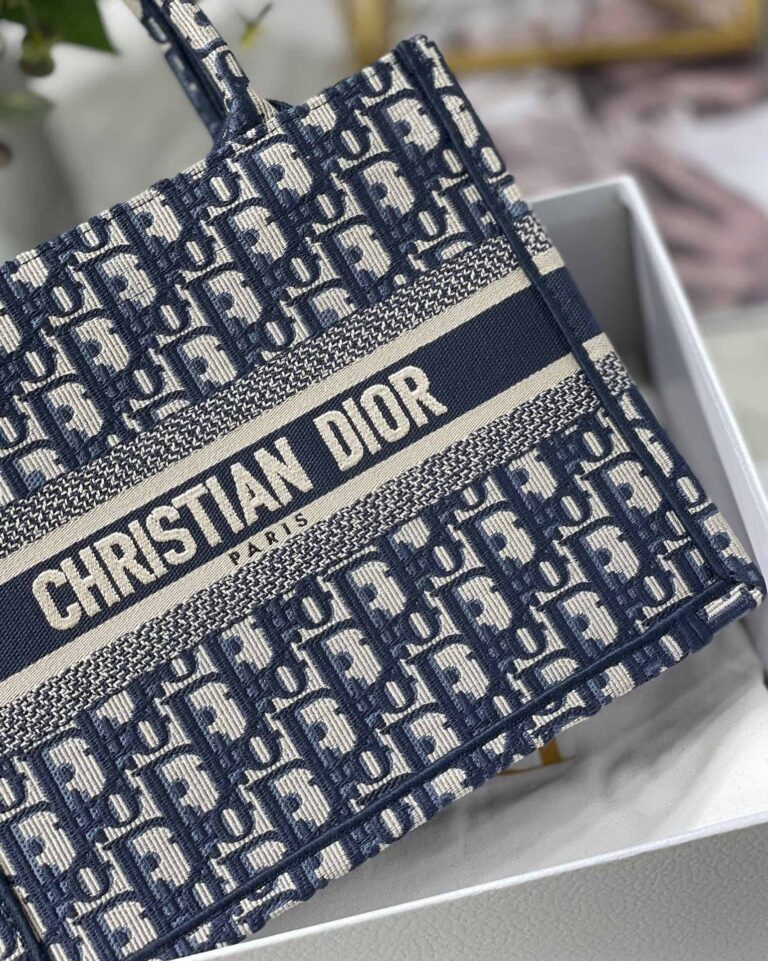Dior Small Book Tote Blue Dior Oblique Embroidery M1265Zriw M928 - Image 9
