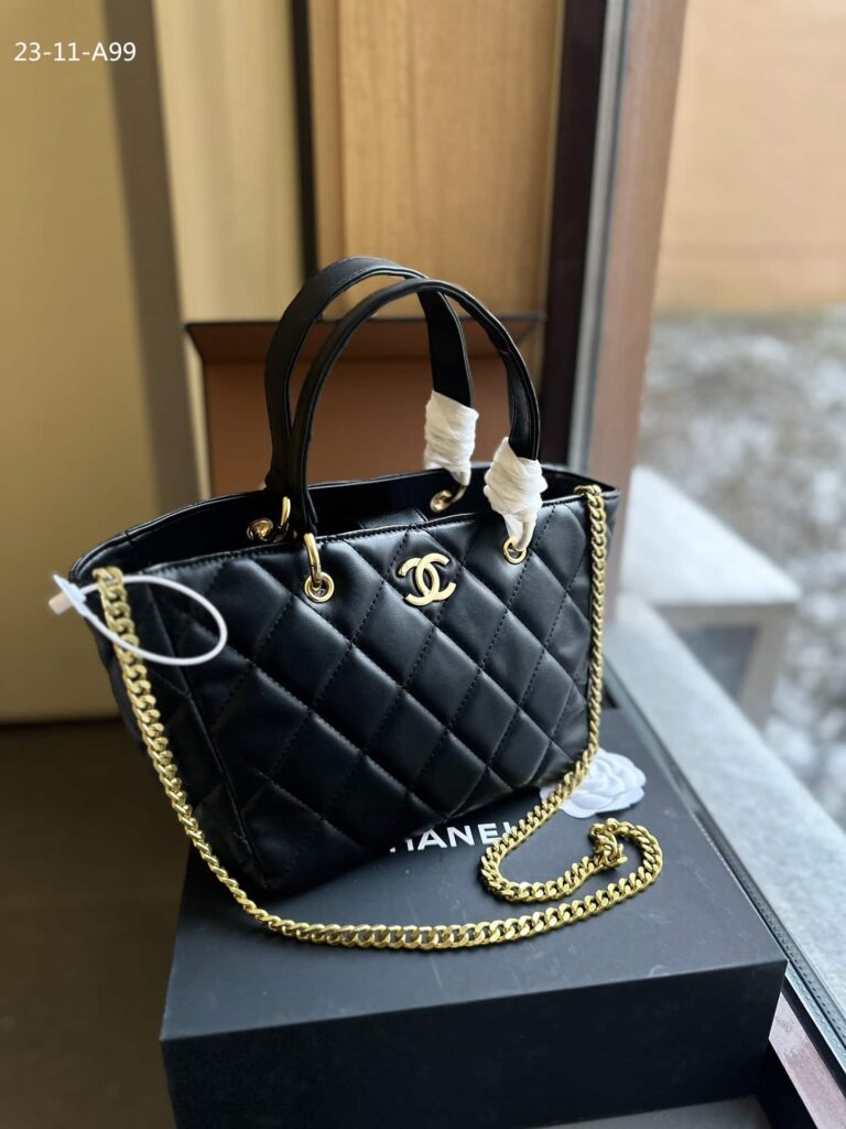Chanel Shopping Tote With Gold Handle Black 25Cm - Image 4