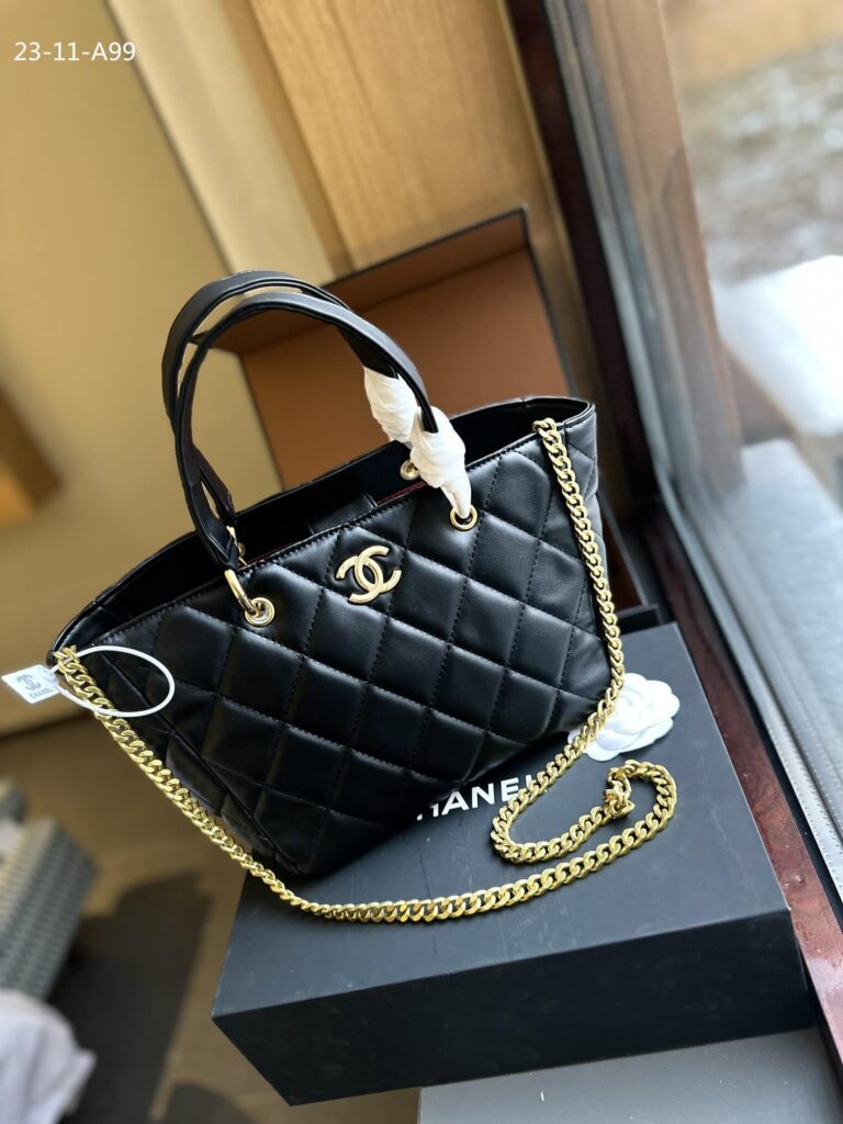 Chanel Shopping Tote With Gold Handle Black 25Cm - Image 5