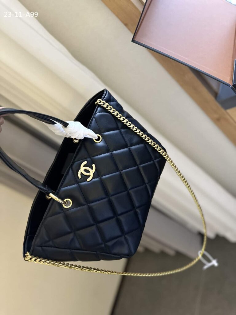 Chanel Shopping Tote With Gold Handle Black 25Cm - Image 6