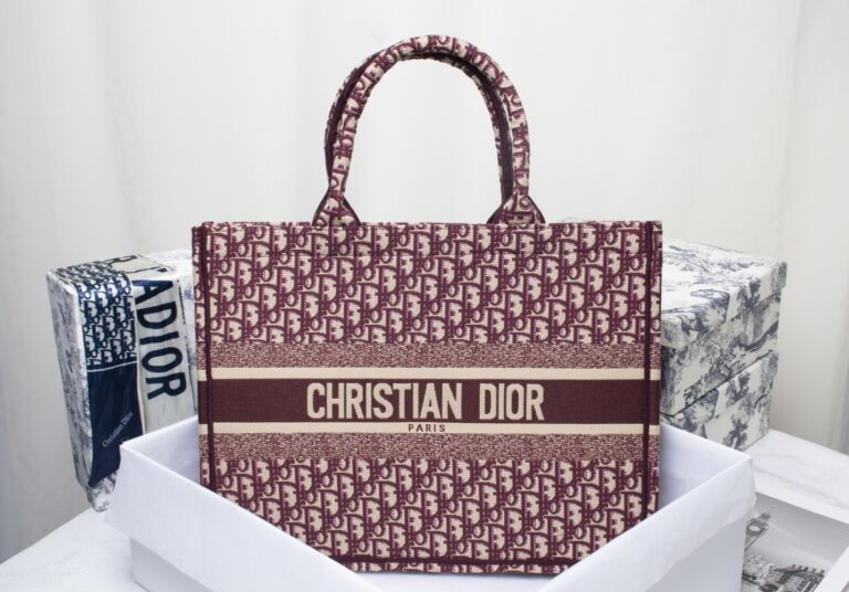 Dior Large Book Tote Dior Oblique Embroidery Red 42Cm - Image 10