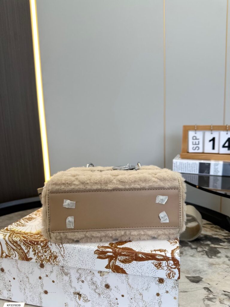 Dior Lady D Lite Medium Bag Beige 19Cm - Image 9