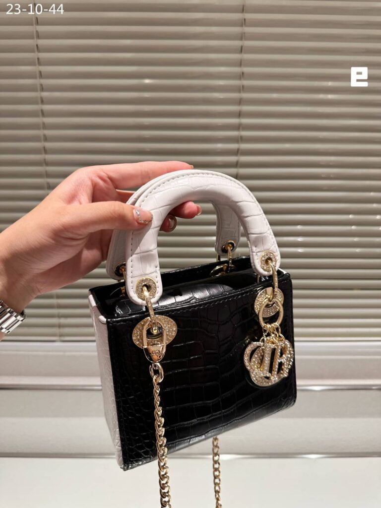 Dior Lady Dior Micro Bag Black 17Cm - Image 4