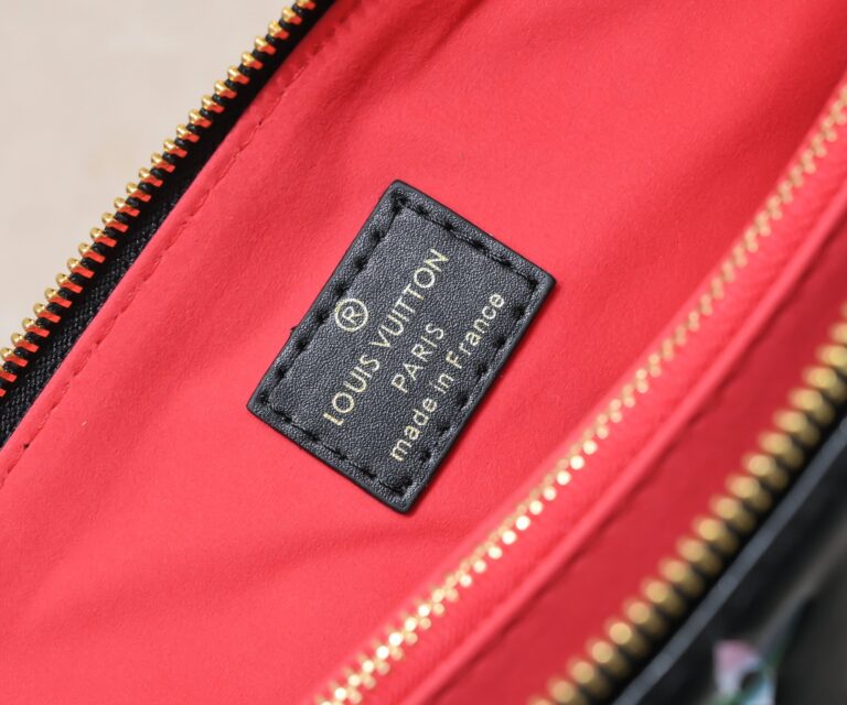 Louis Vuitton Bolso Coussin Pm Black 26Cm M21353 - Image 6