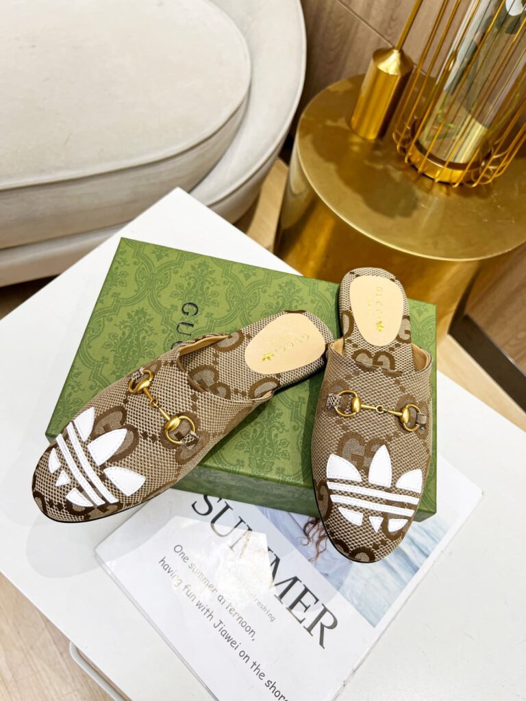 Gucci X Adidas Women'S Trefoil Slipper Gg Canvas Beige - Image 4