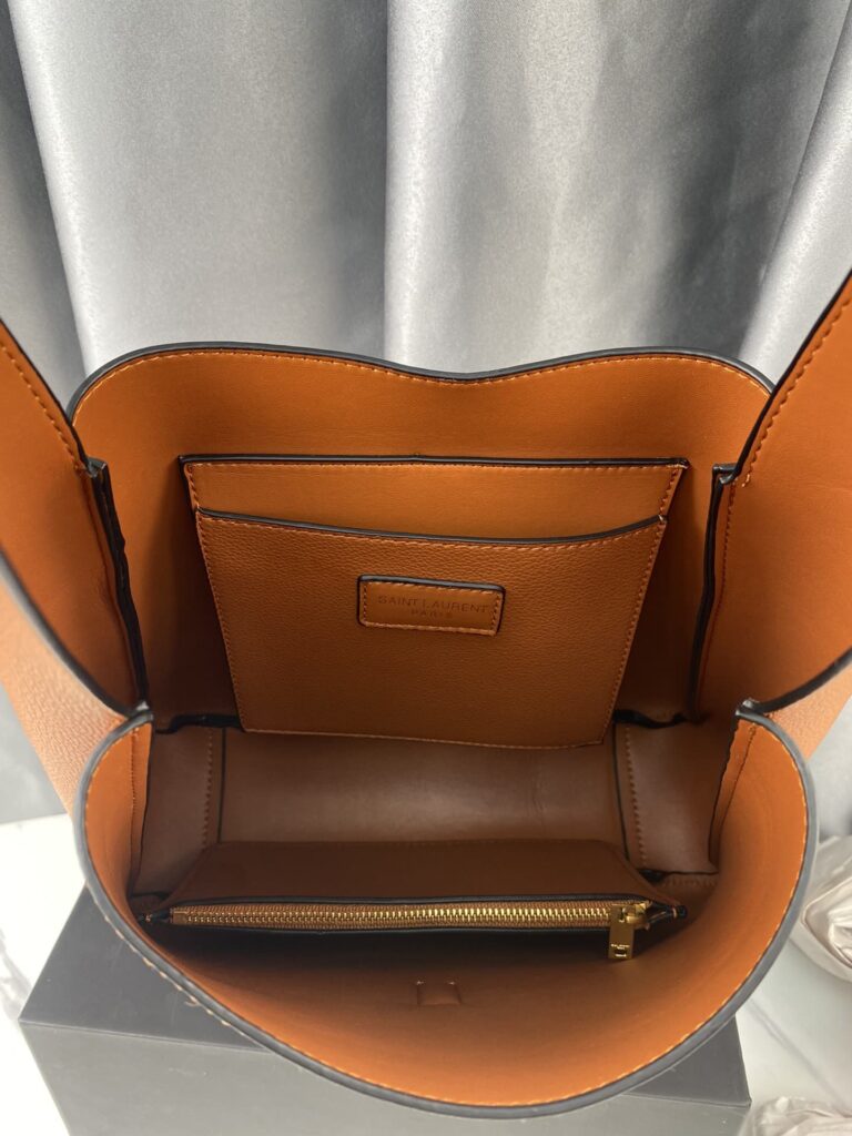 Saint Laurent 5 À 7 Soft Small Hobo Bag In Smooth Leather Beige - Image 3