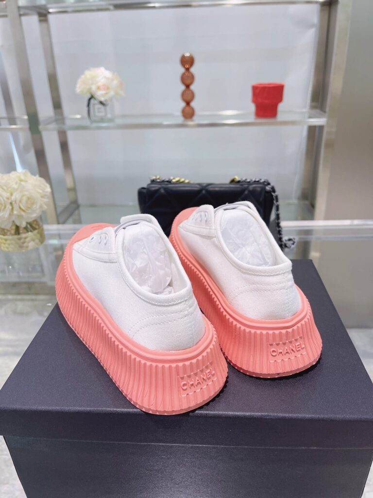 Chanel Cc Cap Toe Sneaker White And Pink - Image 2