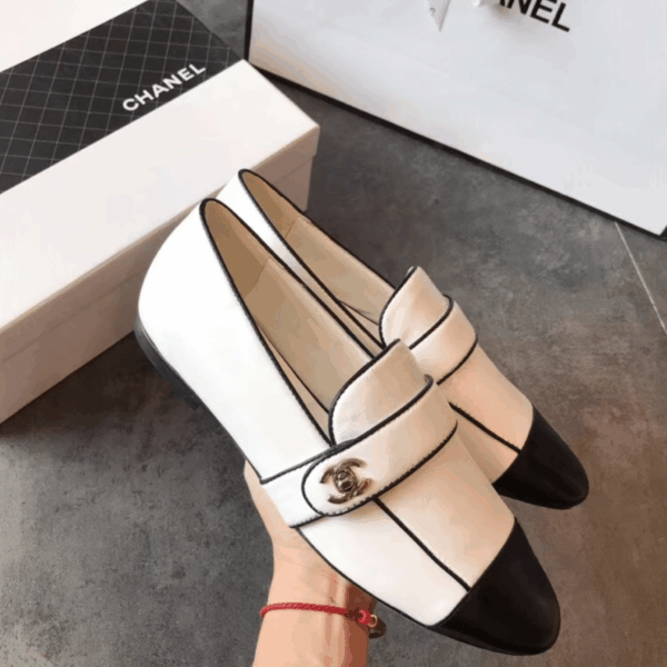 Chanel Leather Cc Cap Toe Slip On Loafers White - Image 3