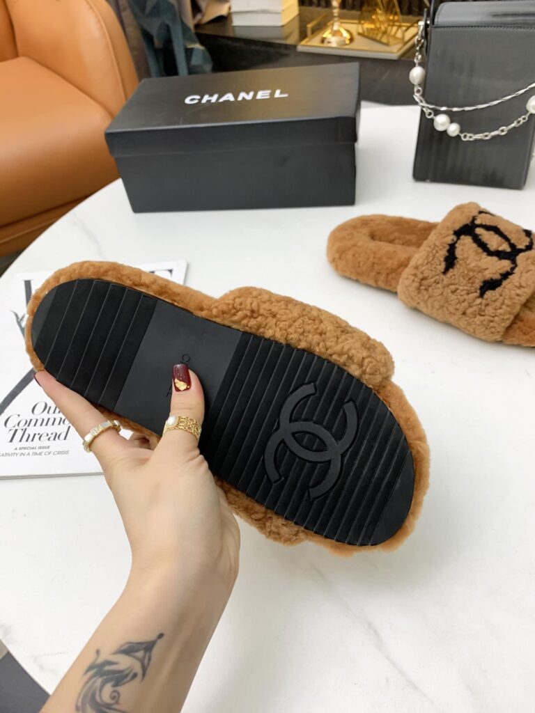 Chanel Cc Shearling Slippers Brown - Image 7