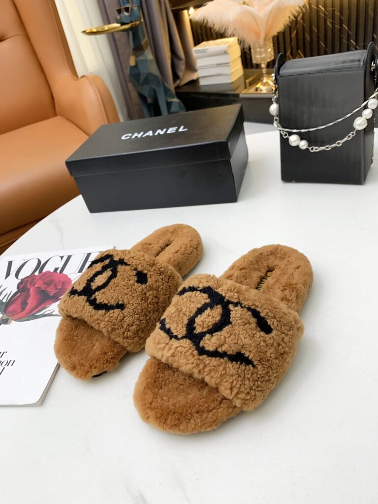 Chanel Cc Shearling Slippers Brown - Image 4