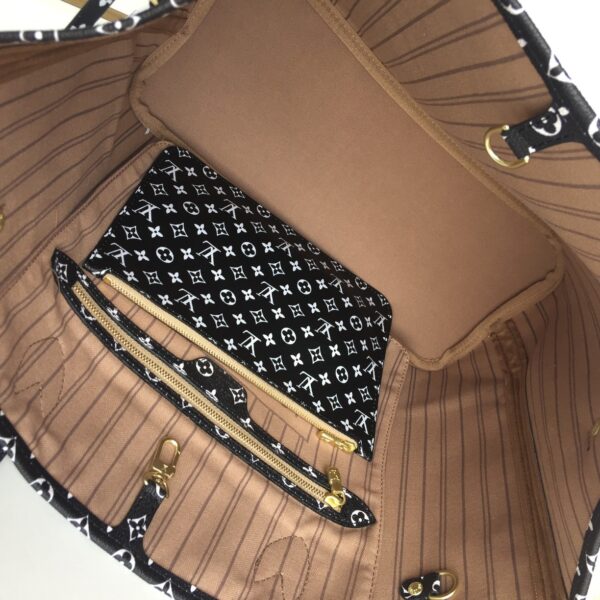 Louis Vuitton Neverfull Monogram Giant Jungle Mm White Havana M44716 - Image 8