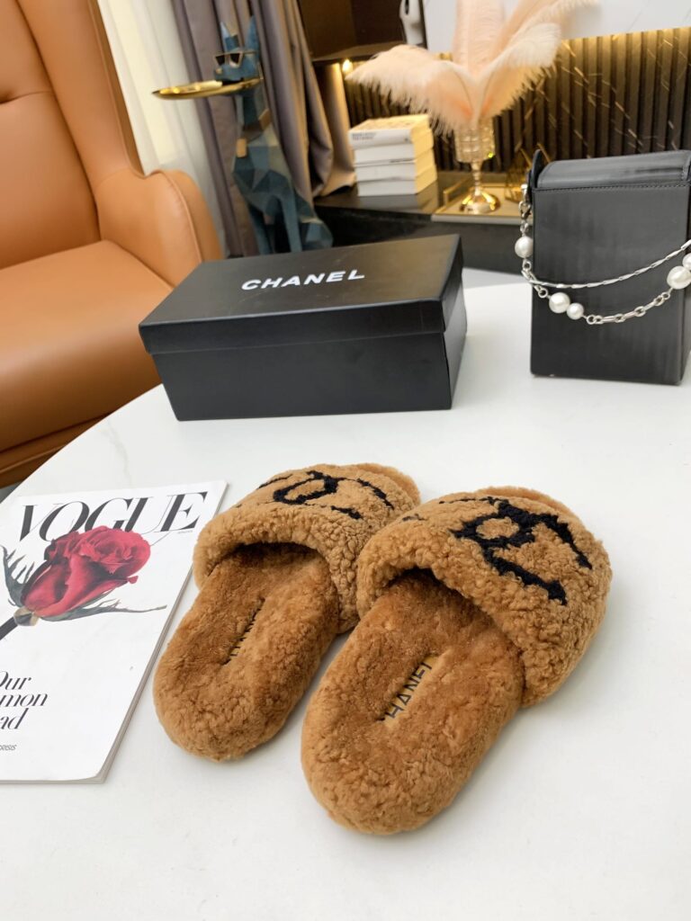 Chanel Cc Shearling Slippers Brown - Image 3