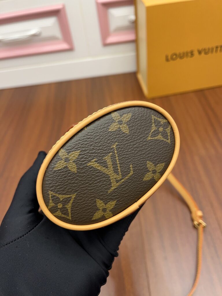 Louis Vuitton Fold Me Pouch M80874 - Image 5