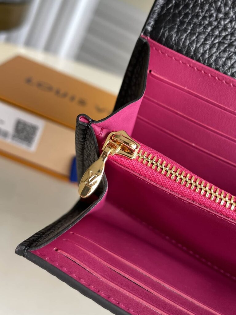 Louis Vuitton Capucines Wallet Black M61248 - Image 8