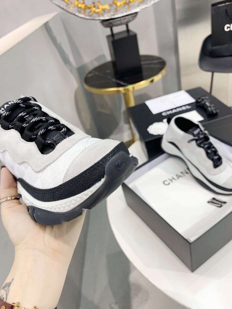 Chanel Plain Logo Sneakers Suede Calfskin White G65776 - Image 4