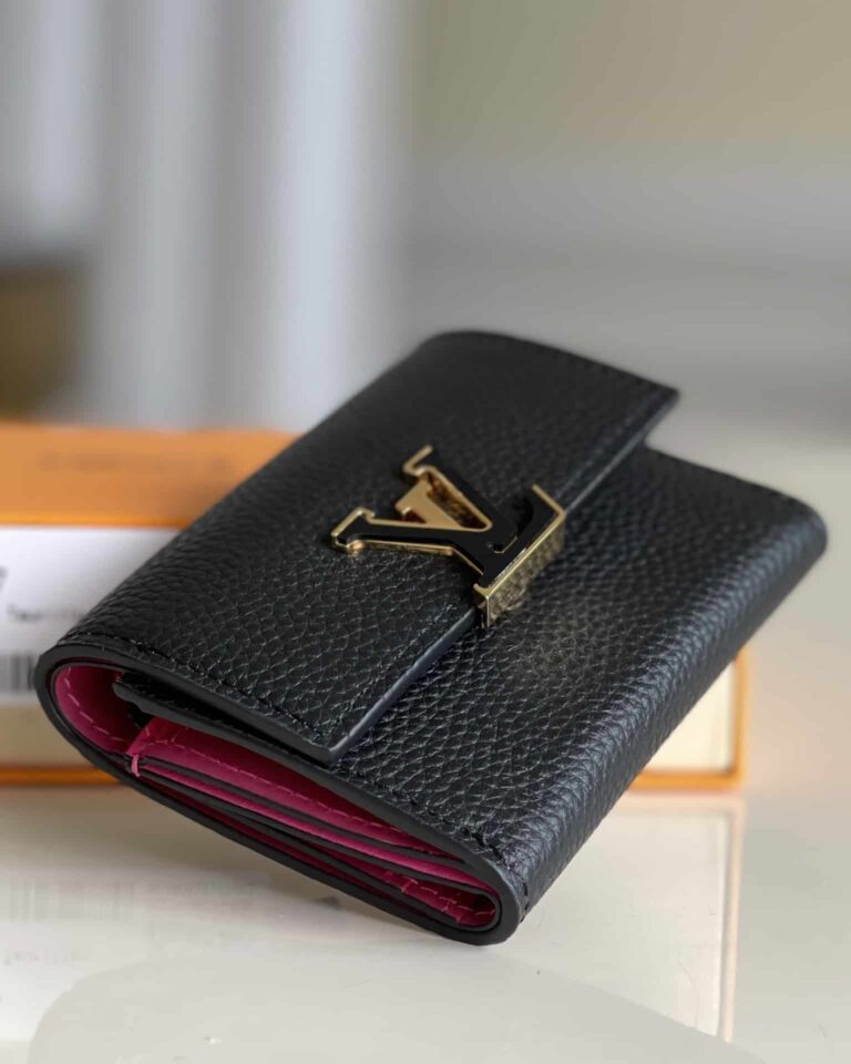 Louis Vuitton Capucines Xs Wallet Black M68587 - Image 8