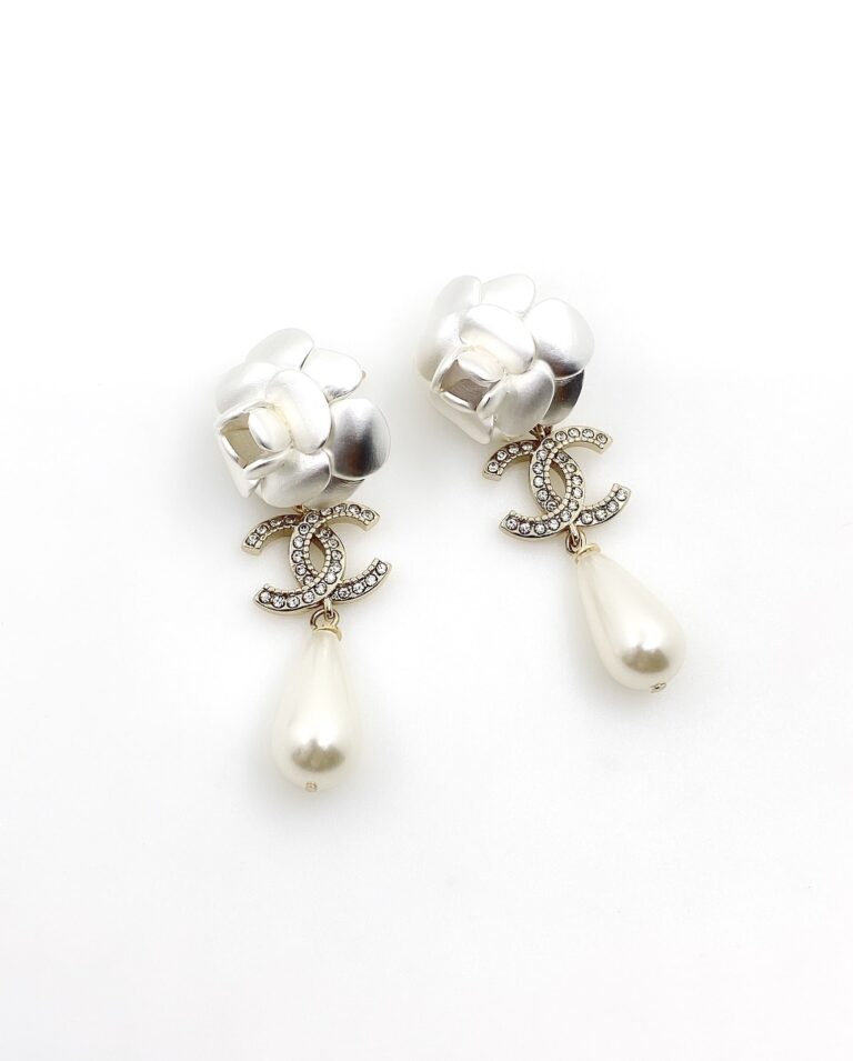 Chanel Pearl Earrings - Image 6