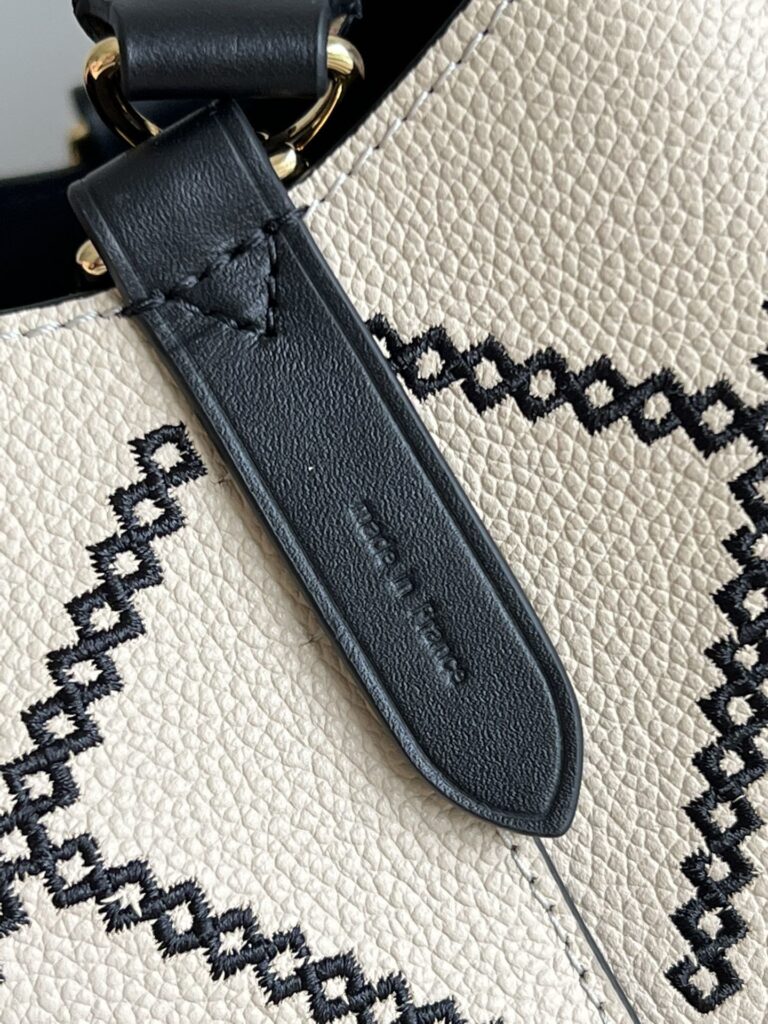 Louis Vuitton Néonoé Mm 26Cm Cream M46023 - Image 8