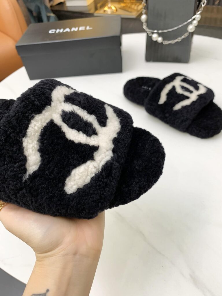 Chanel Cc Shearling Slippers Black - Image 7