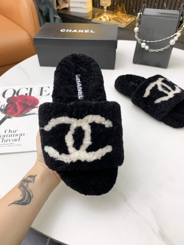 Chanel Cc Shearling Slippers Black - Image 6