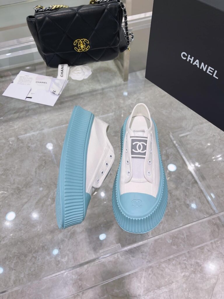 Chanel Cc Cap Toe Sneaker White And Blue - Image 6