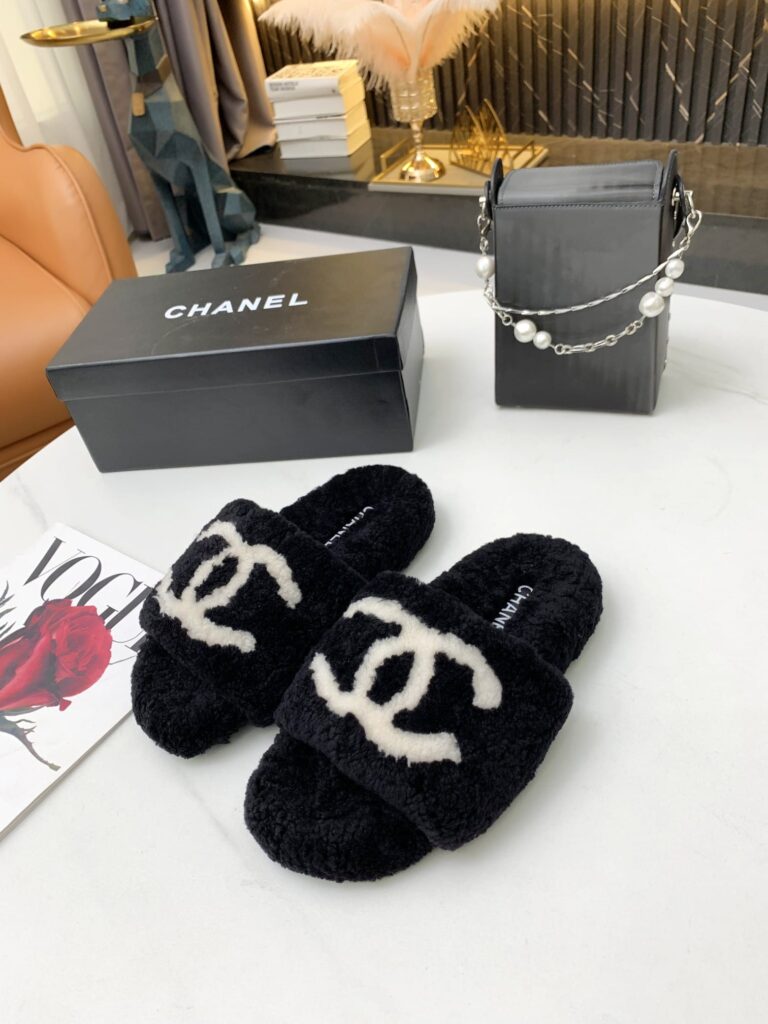 Chanel Cc Shearling Slippers Black - Image 4