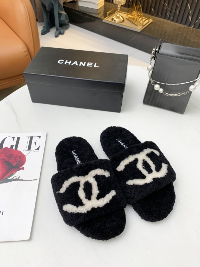 Chanel Cc Shearling Slippers Black - Image 3