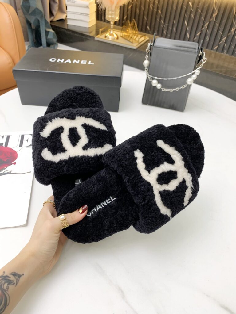 Chanel Cc Shearling Slippers Black - Image 2